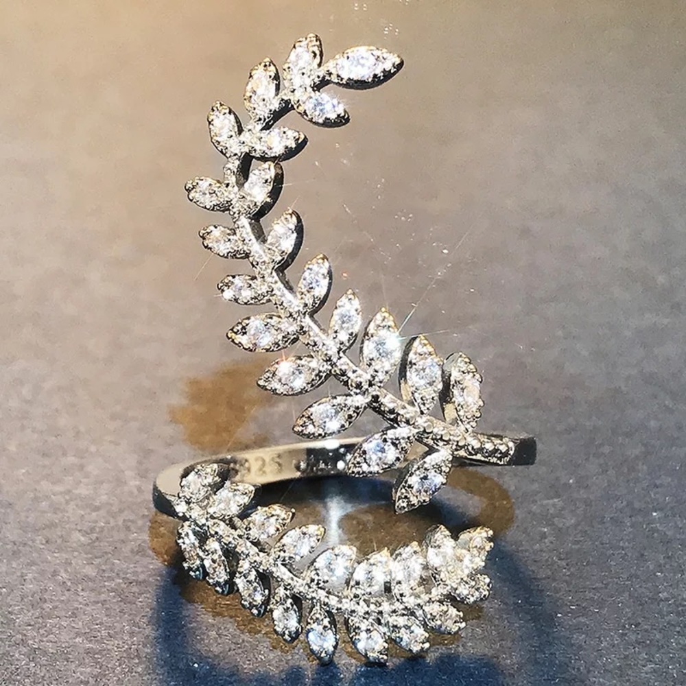Gorgeous Silver Marquis Leaf Adjustable Ring - Picture 1 of 3